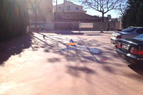 JEPET ME QIRA MAGAZINE 230M2 "KAMEZ" 1250 EURO