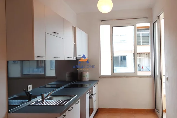 Shtepi me qera 2+1 ne Tirane - 468 Euro