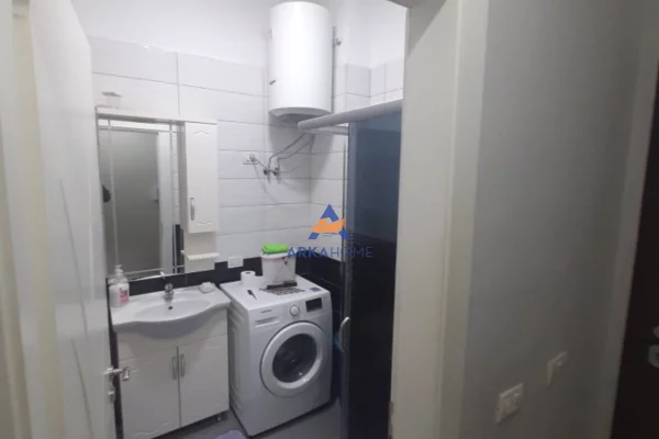 Shtepi ne shitje Apartament ne Tirane, 2+1, Mobilimi E mobiluar, Pagesa 146,000  Euro.
