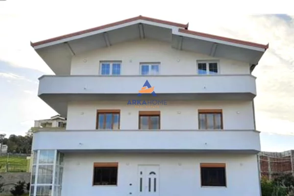 Shtepi me qera 6+1 ne Tirane - 2,000 Euro