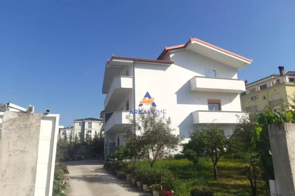 Shtepi me qera 6+1 ne Tirane - 2,000 Euro