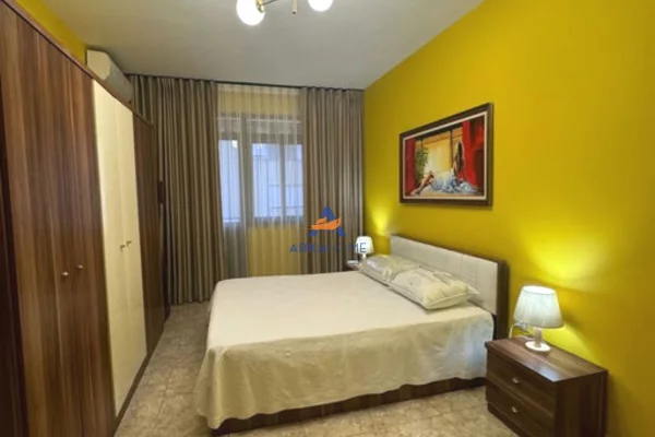 Shtepi me qera Apartament ne Tirane, 1+1, Mobilimi E mobiluar, Pagesa 468  Euro.