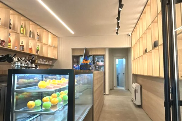 Ambient biznesi ne shitje 2+1 ne Tirane - 330,000 Euro