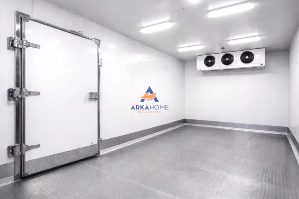 Ambient biznesi me qera 4+1 ne Tirane - 2,300 Euro