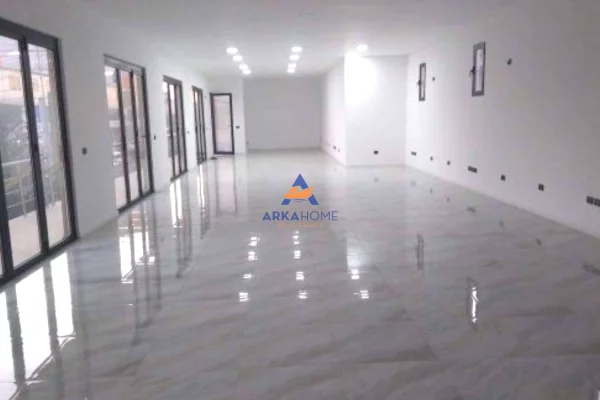 Ambient biznesi me qera 3+1 ne Tirane - 3,664 Euro