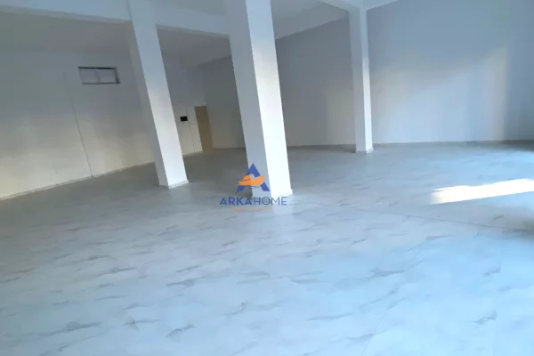 Ambient biznesi me qera 1+1 ne Tirane - 2,000 Euro