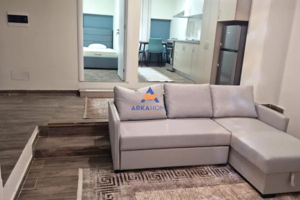 Shtepi me qera 2+1 ne Tirane - 700 Euro