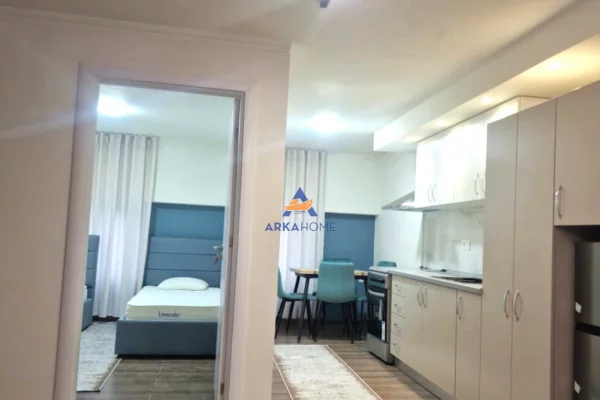 Shtepi me qera Apartament ne Tirane, 2+1, Mobilimi Pjeserisht e mobiluar, Pagesa 700  Euro.