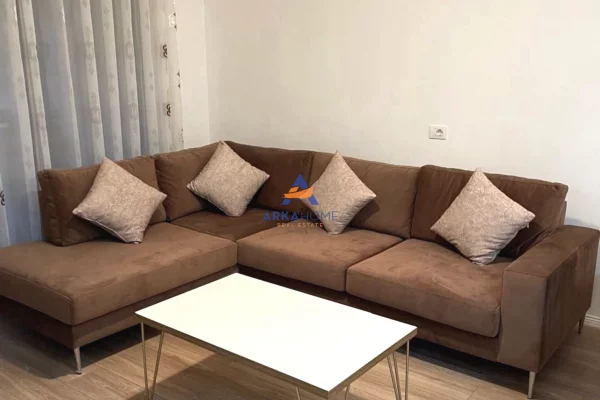 Shtepi me qera Apartament ne Tirane, 1+1, Mobilimi E mobiluar, Pagesa 628  Euro.