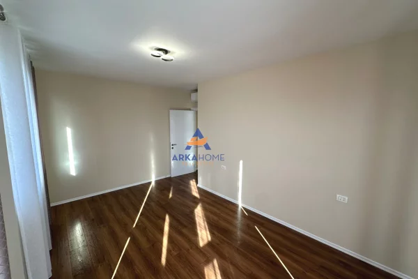 Shtepi me qera Apartament ne Tirane, 2+1, Mobilimi E mobiluar, Pagesa 500  Euro.