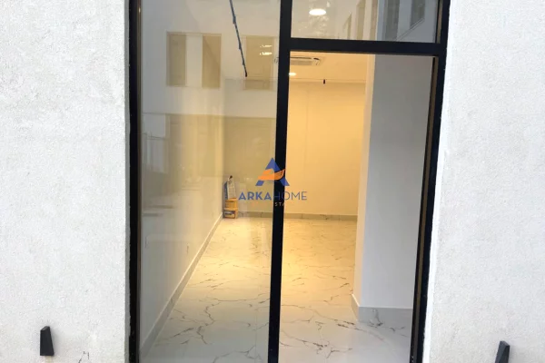 Ambient biznesi me qera 1+1 ne Tirane - 900 Euro