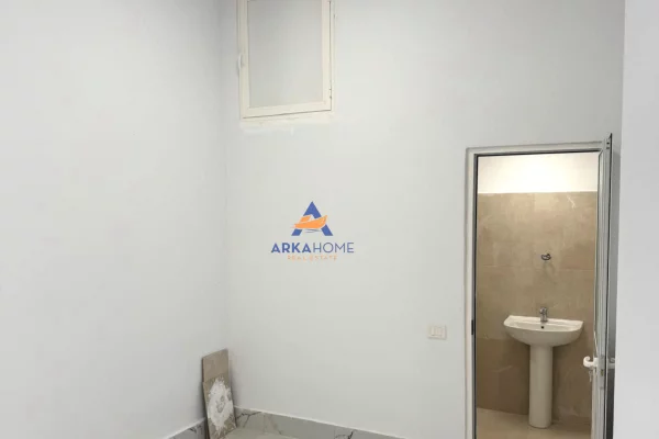 Ambient biznesi me qera 1+1 ne Tirane - 900 Euro