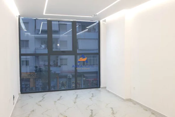 Ambient biznesi me qera 1+1 ne Tirane - 800 Euro