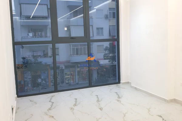 Ambient biznesi me qera 1+1 ne Tirane - 800 Euro
