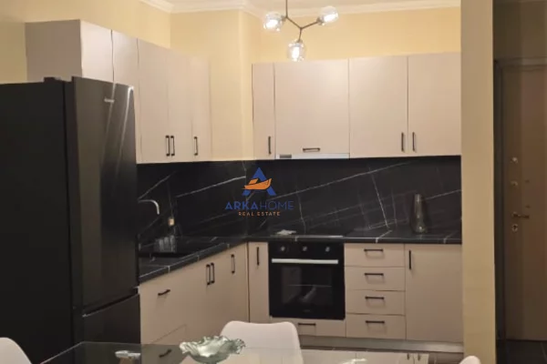 Shtepi me qera 2+1 ne Tirane - 522 Euro