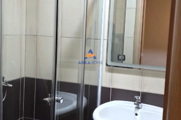 Shtepi me qera Apartament ne Tirane, 2+1, Mobilimi E mobiluar, Pagesa 522  Euro.