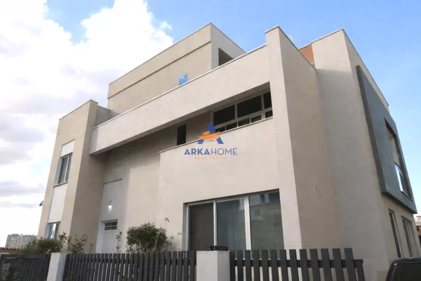 House for Sale 7+1 in Tirana - 800,000 Euro