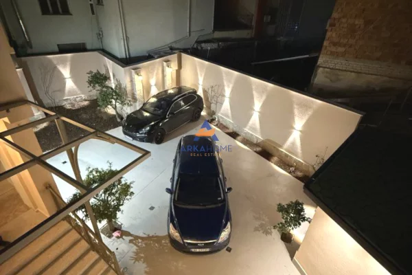 Ambient biznesi me qera 3+1 ne Tirane - 2,000 Euro