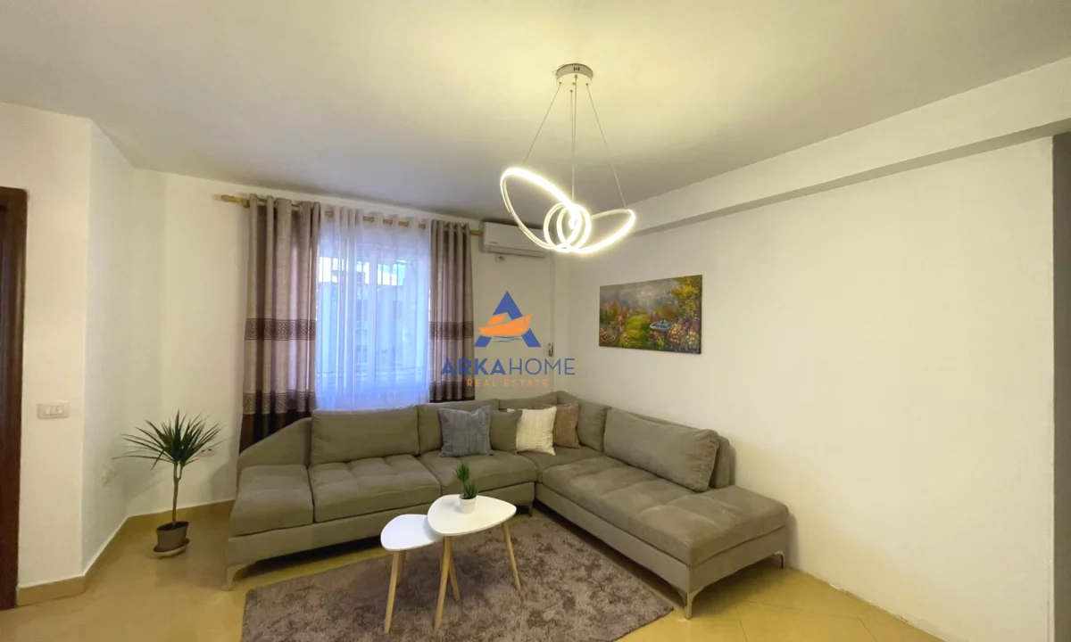 Shtepi me qera Apartament ne Tirane, 2+1, Mobilimi E mobiluar, Pagesa 800  Euro.
