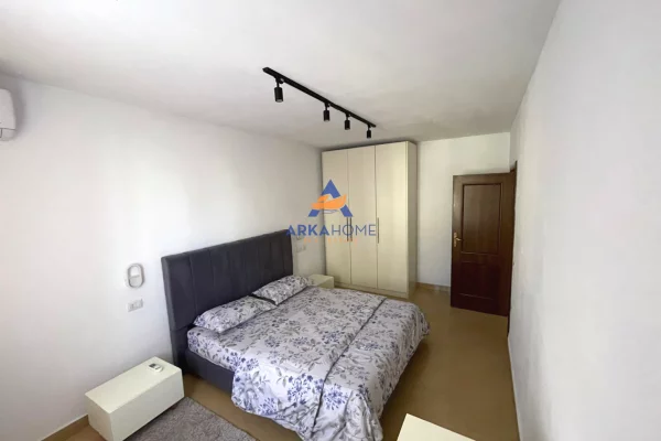 Shtepi me qera Apartament ne Tirane, 2+1, Mobilimi E mobiluar, Pagesa 800  Euro.