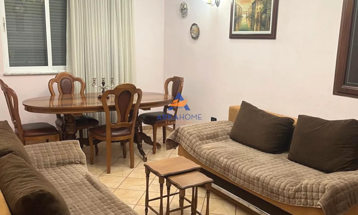 Shtepi me qera Apartament ne Tirane, 1+1, Mobilimi E mobiluar, Pagesa 574  Euro.