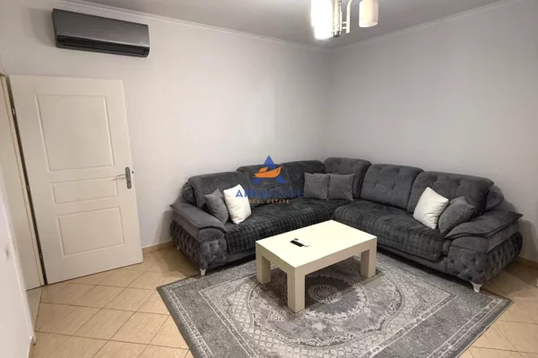 Shtepi ne shitje 4+1 ne Tirane - 939 Euro