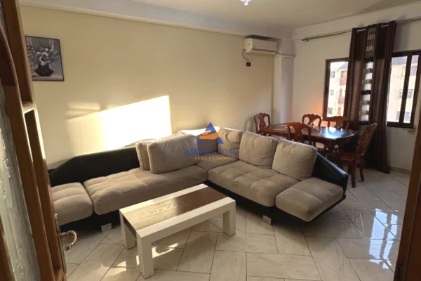 Shtepi me qera 2+1 ne Tirane - 500 Euro