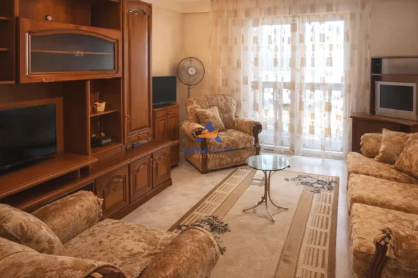 Shtepi me qera Apartament ne Tirane, 2+1, Mobilimi E mobiluar, Pagesa 521  Euro.