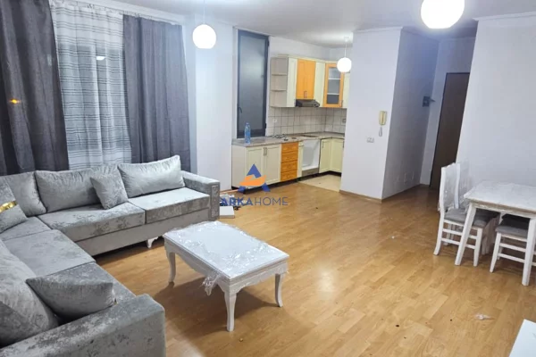 Shtepi me qera 2+1 ne Tirane - 521 Euro