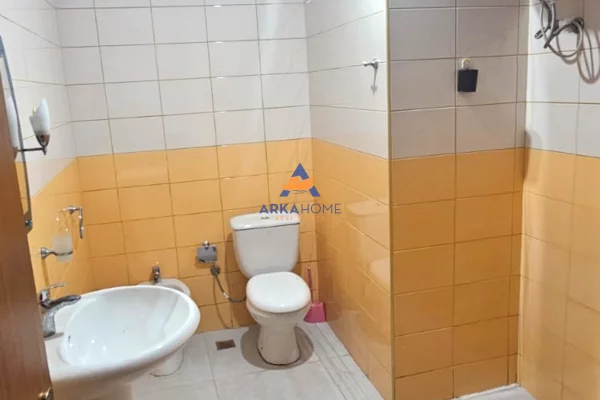 Shtepi me qera 2+1 ne Tirane - 521 Euro