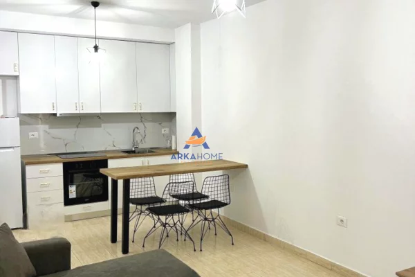 Shtepi me qera 2+1 ne Tirane - 800 Euro