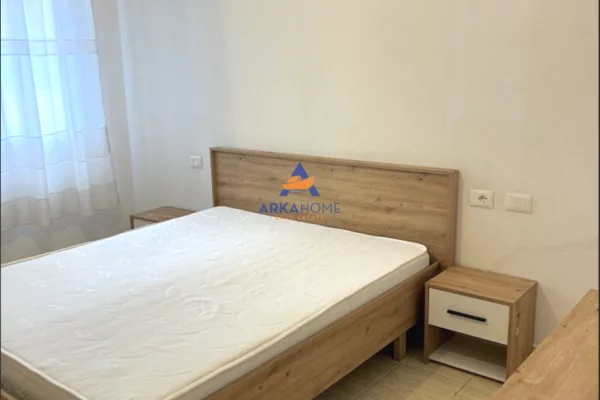 Shtepi me qera Apartament ne Tirane, 2+1, Mobilimi E mobiluar, Pagesa 800  Euro.