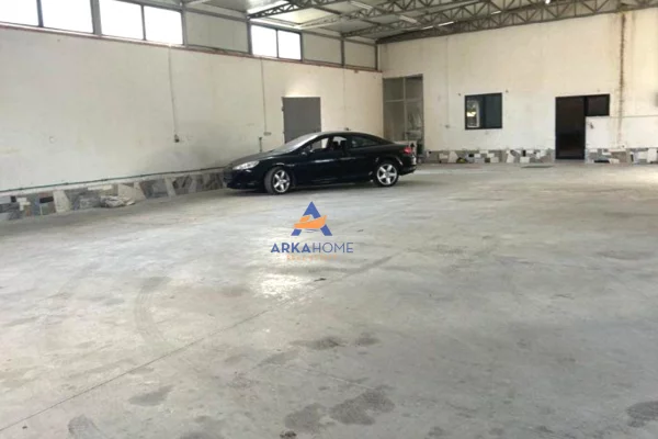 Ambient biznesi me qera 4+1 ne Tirane - 3,500 Euro