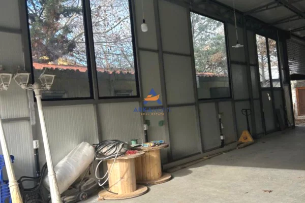 Ambient biznesi me qera 4+1 ne Tirane - 3,500 Euro