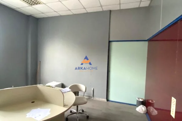 Ambient biznesi ne shitje 1+1 ne Tirane - 180,000 Euro