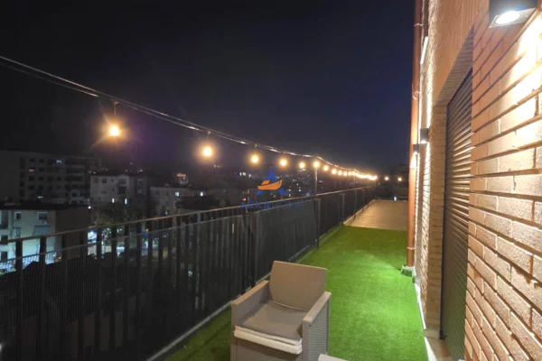 Shtepi ne shitje Apartament ne Tirane, 2+1, Mobilimi E mobiluar, Pagesa 500,000  Euro.