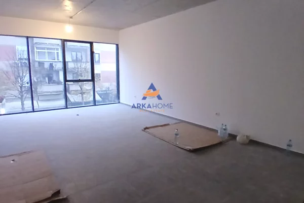 Ambient biznesi me qera 1+1 ne Tirane - 1,300 Euro
