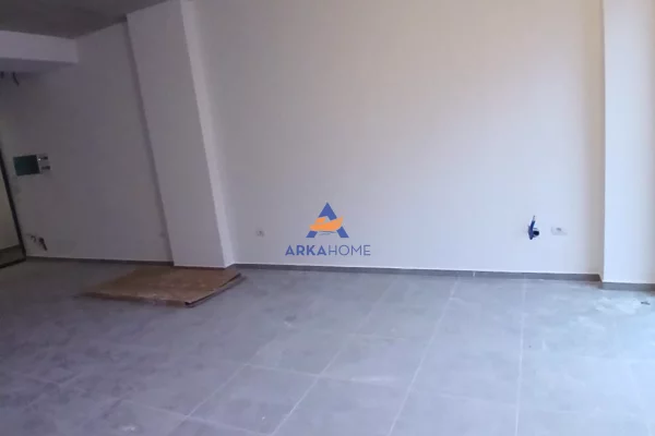 Ambient biznesi me qera 1+1 ne Tirane - 1,300 Euro