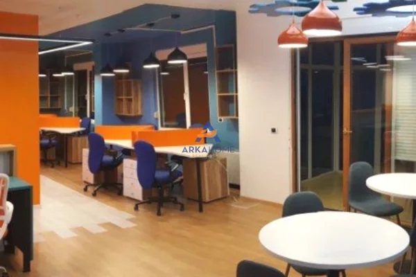 Ambient biznesi me qera 3+1 ne Tirane - 5,000 Euro