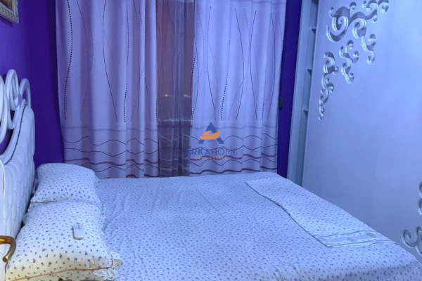 Shtepi ne shitje Apartament ne Tirane, 1+1, Mobilimi E mobiluar, Pagesa 125,000  Euro.