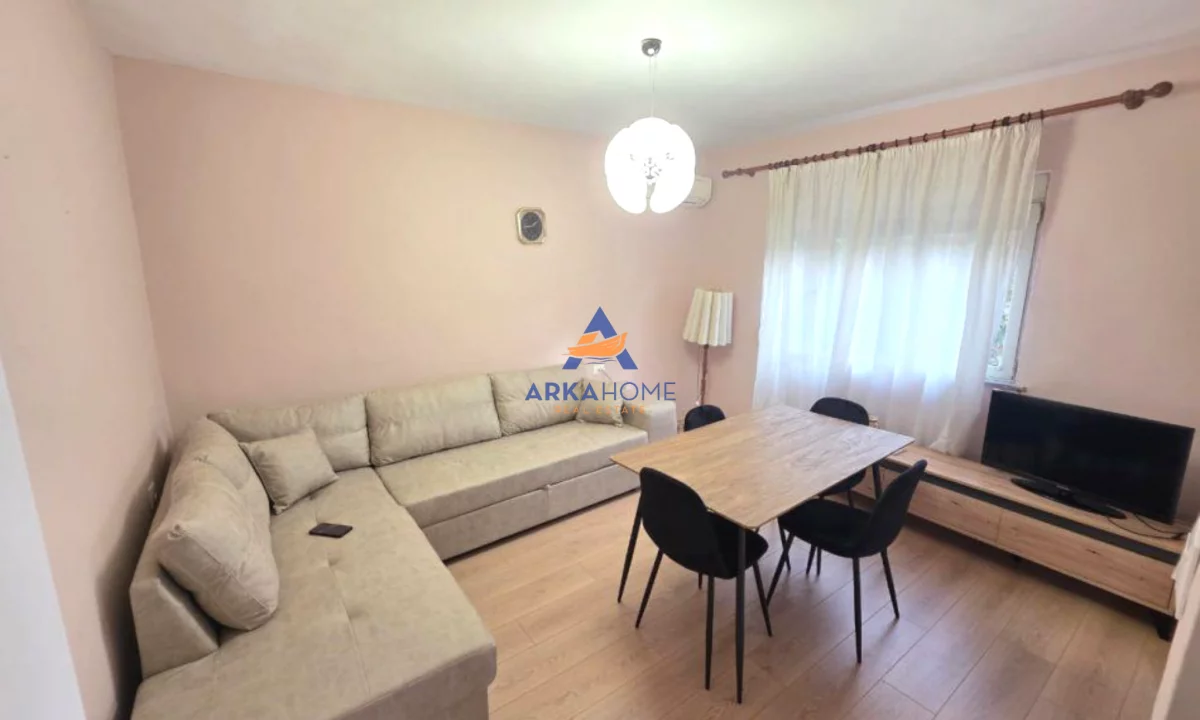 Shtepi me qera Apartament ne Tirane, 1+1, Mobilimi E mobiluar, Pagesa 624  Euro.