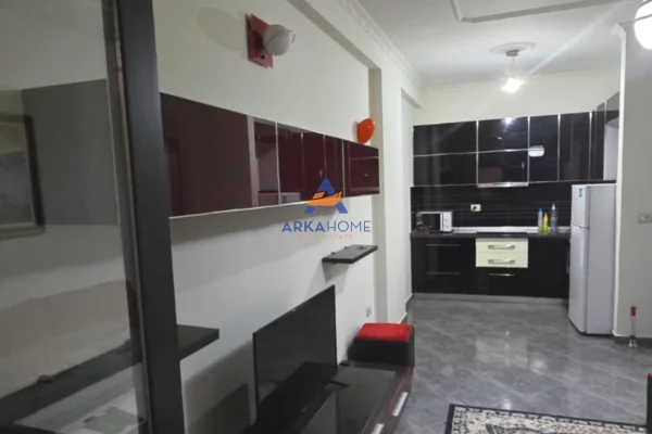 Shtepi me qera Apartament ne Tirane, 1+1, Mobilimi E mobiluar, Pagesa 572  Euro.