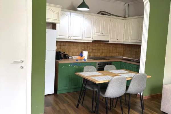 Shtepi me qera 2+1 ne Tirane - 800 Euro