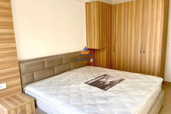 Shtepi me qera Apartament ne Tirane, 2+1, Mobilimi E mobiluar, Pagesa 650  Euro.