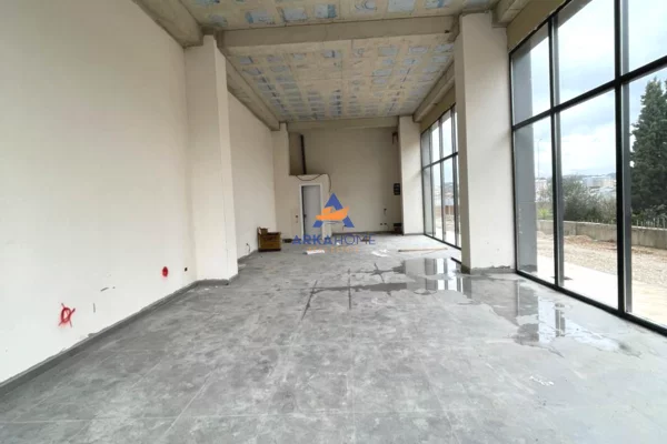 Ambient biznesi me qera 1+1 ne Tirane - 1,300 Euro