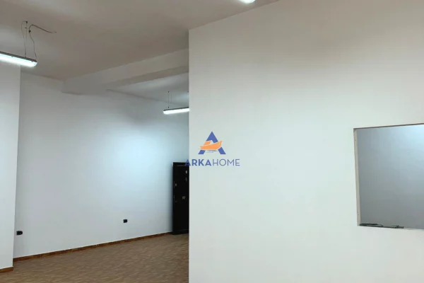 SHITET AMBIENT BIZNESI 115M2 "TE RRUGA E DIBRES" 24,000,000 LEKE