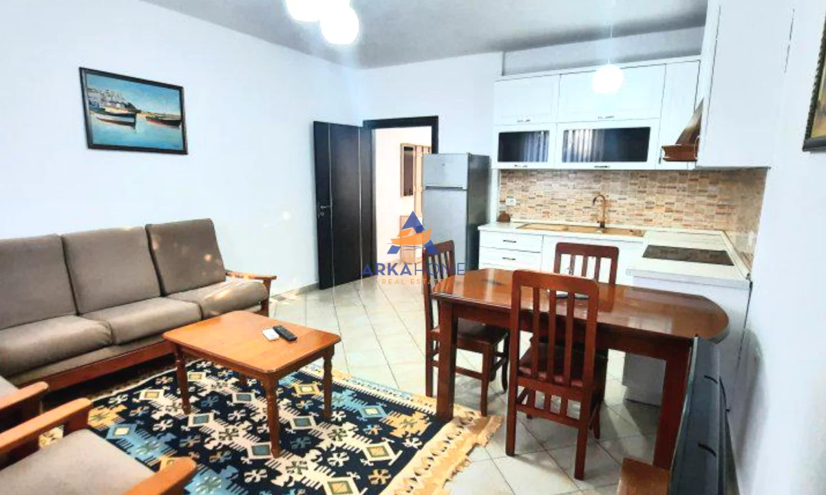 Shtepi me qera Apartament ne Tirane, 2+1, Mobilimi E mobiluar, Pagesa 500  Euro.