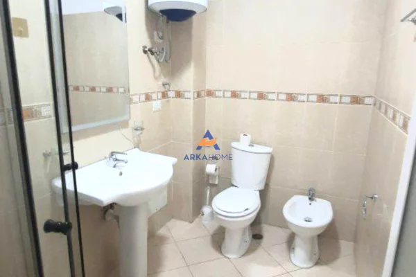 Shtepi me qera Apartament ne Tirane, 2+1, Mobilimi E mobiluar, Pagesa 500  Euro.