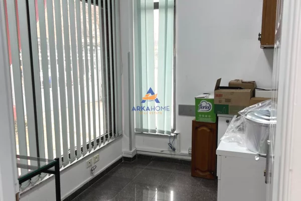 Shtepi me qera 5+1 ne Tirane - 3,000 Euro