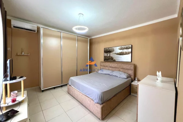 Shtepi ne shitje Shtepi Private ne Tirane, 1+1, Mobilimi E mobiluar, Pagesa 315,000  Euro.